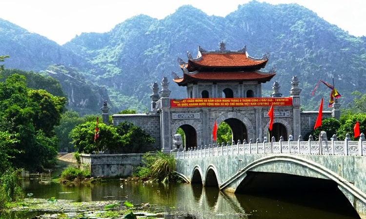 Hoa Lu Ninh Binh
